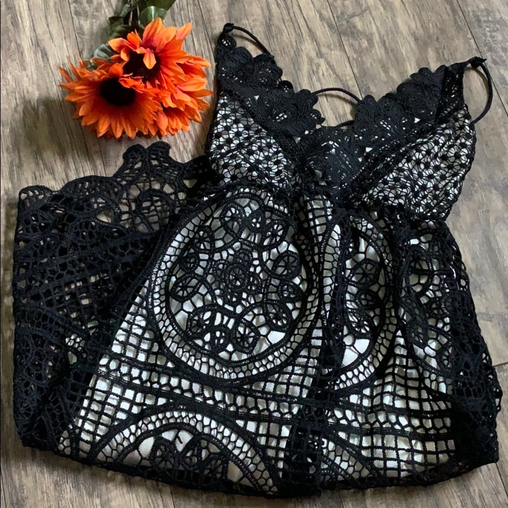 Black laced dress 🌻